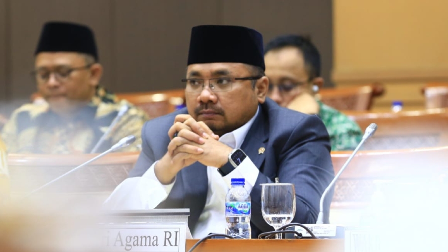 Menteri Agama Cholil Qoumas dalam rapat bersama DPR (Dok Kementerian Agama)