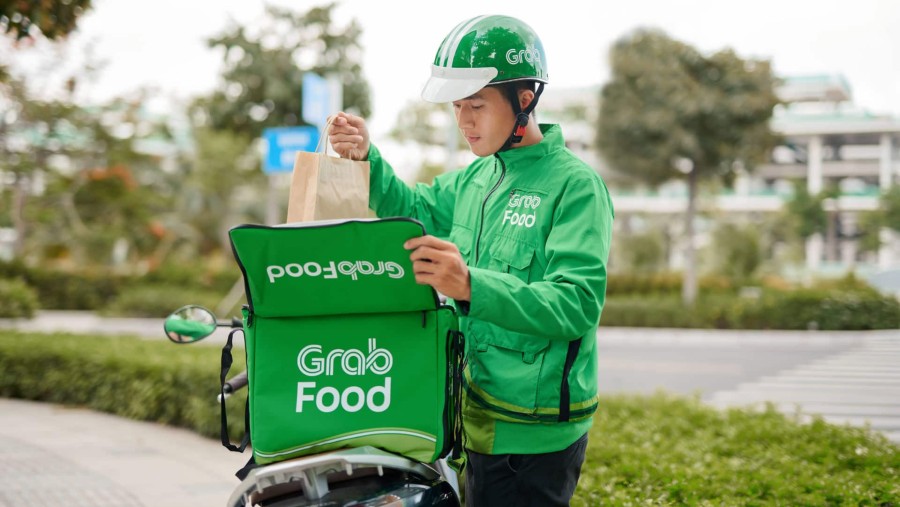 GrabFood driver (courtesy of Grab)